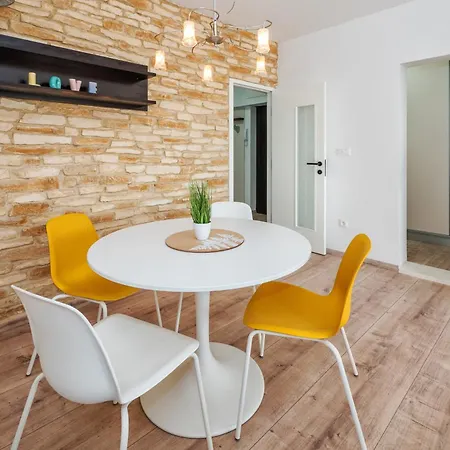 3-bedroom Sea View - Balcony, Elevator - Spinut, 스플리트